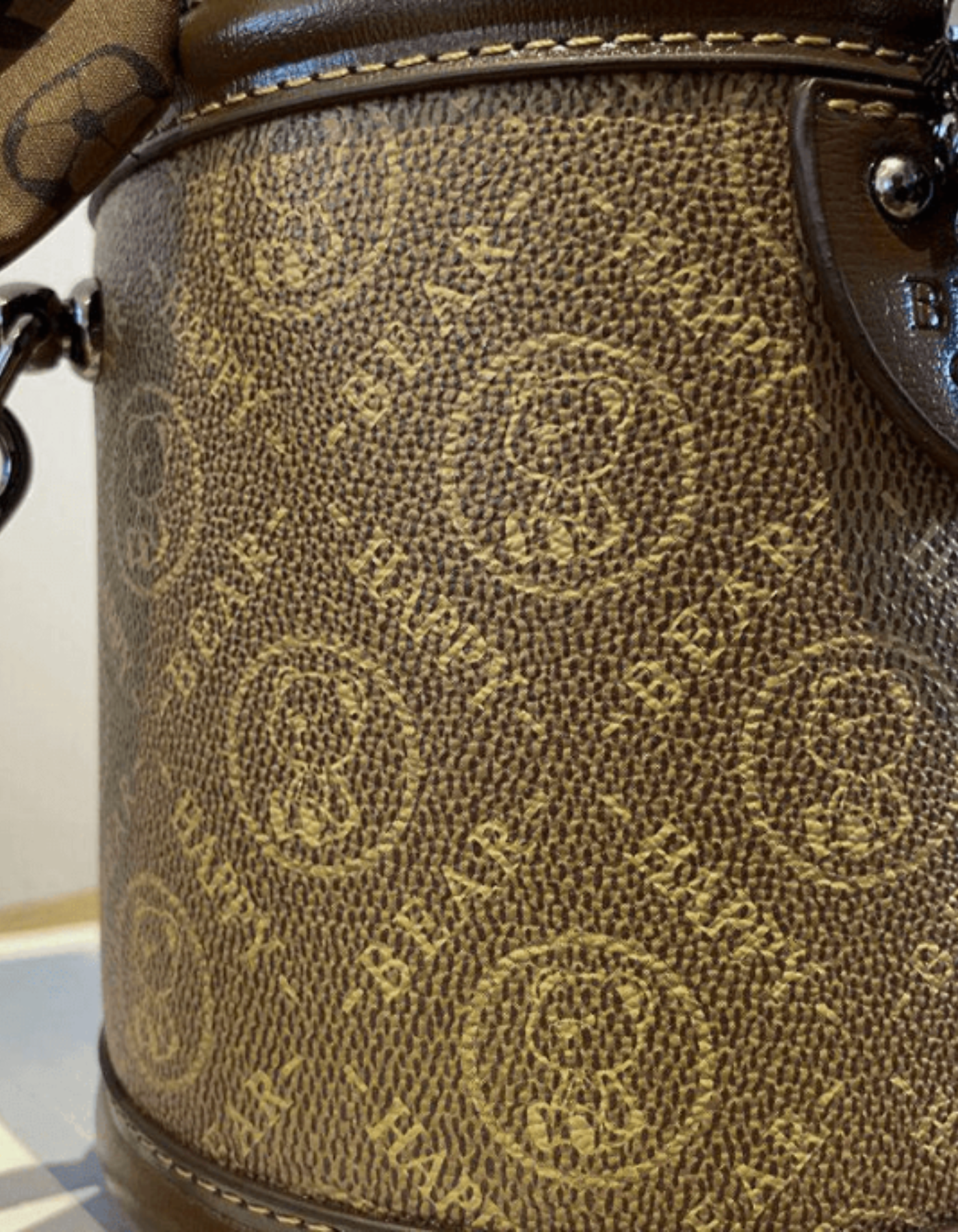Capucinetta – Monogram bunny detail – Crossbody handbag-15209173844341-Nancy & Mae Savannah