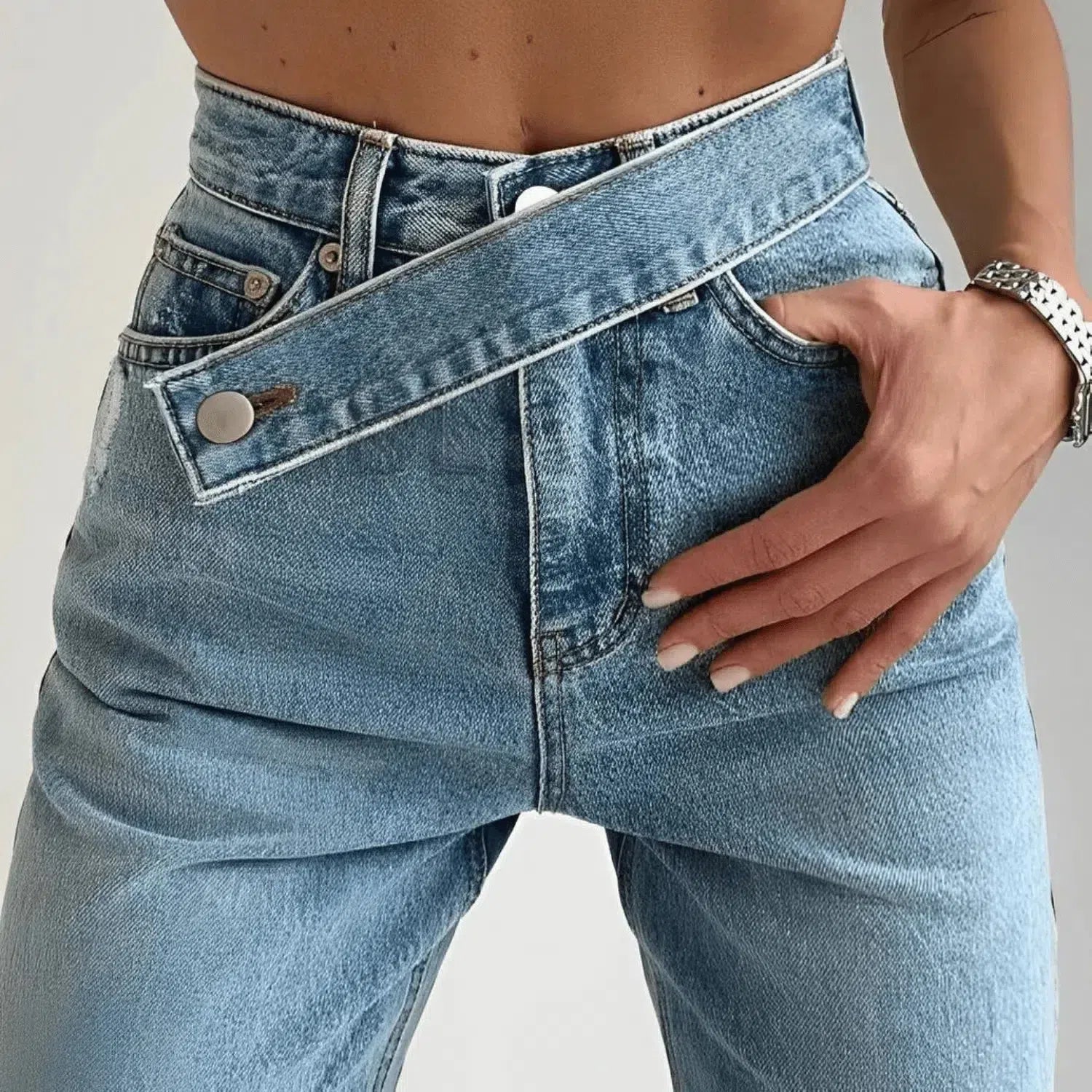 Casila – Asymmetrical closure – Straight-leg jeans-15133677453685-Nancy & Mae Savannah