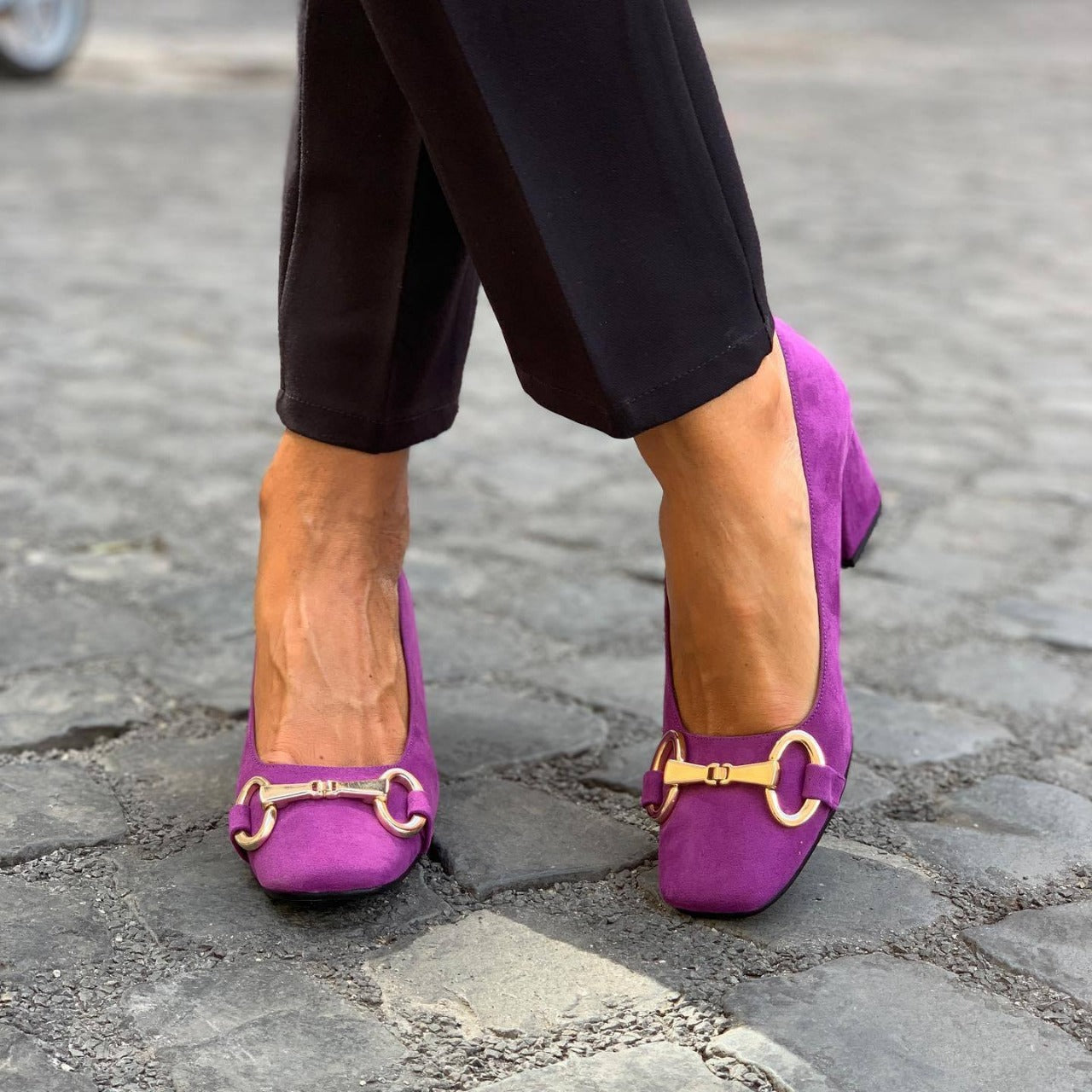 GRACE - ELEGANT PUMPS WITH GOLD DETAIL-15549132210549-Mirella Fiore
