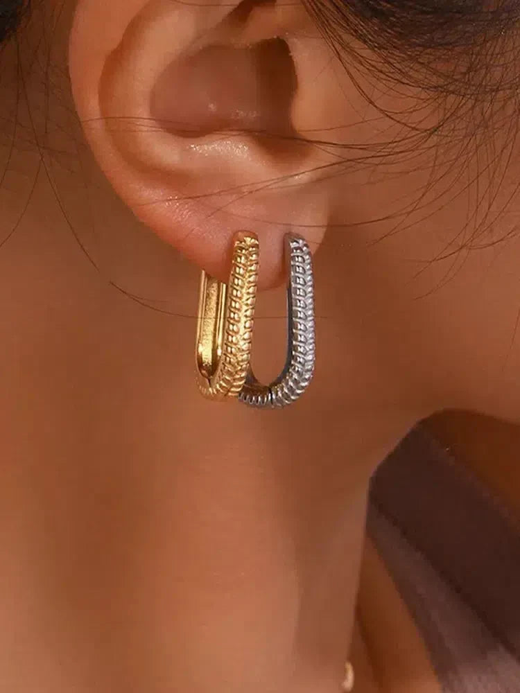 Ketzia – Lightweight design – Oval hoops-15227778564469-Nancy & Mae Savannah