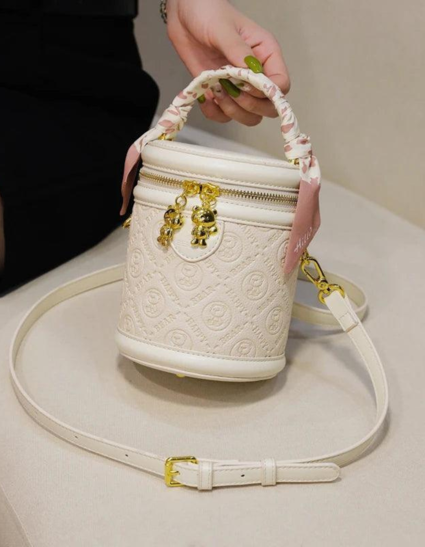 Lunetta – Gold teddy lock – Crossbody handbag-15209173909877-Nancy & Mae Savannah