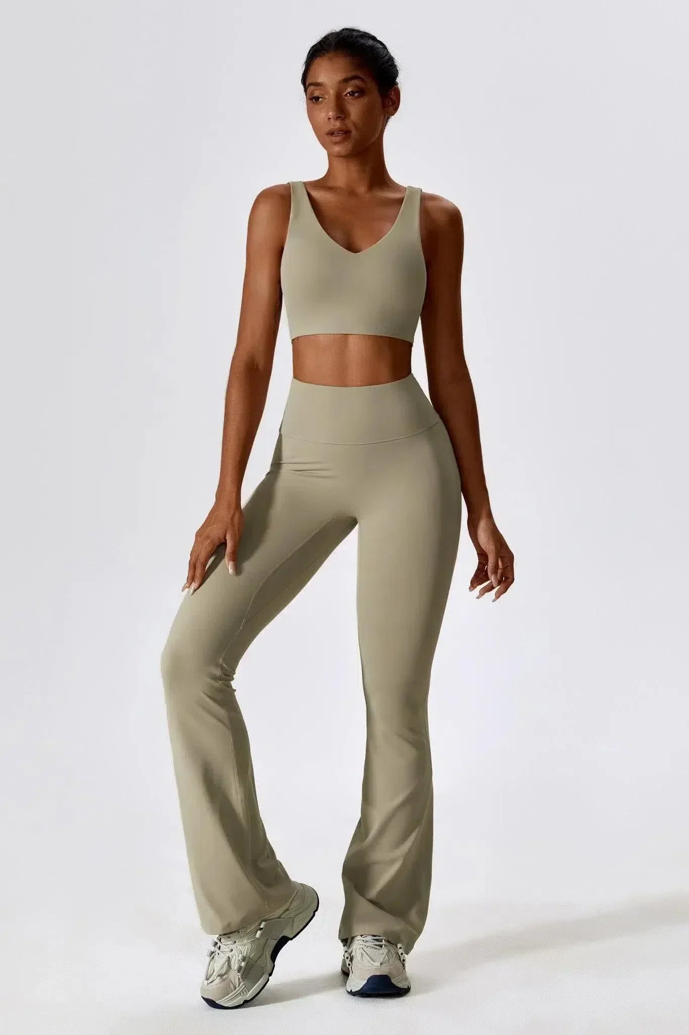 Mariuccia – Scoop neckline – Sports bra & flared leggings set-15133676372341-Nancy & Mae Savannah