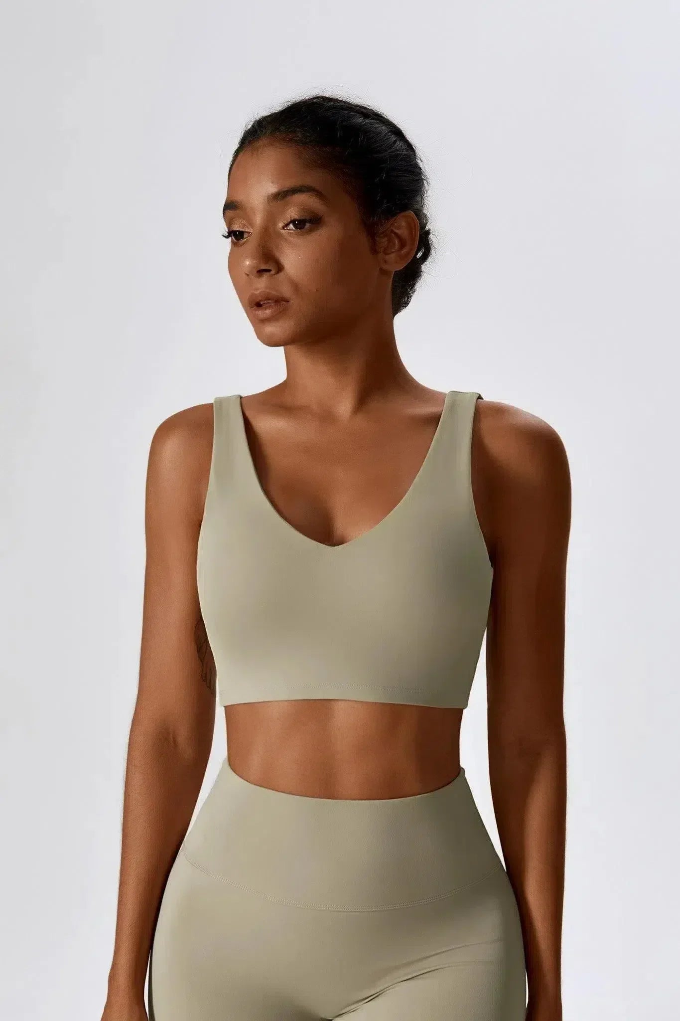 Mariuccia – Scoop neckline – Sports bra & flared leggings set-15133676372341-Nancy & Mae Savannah