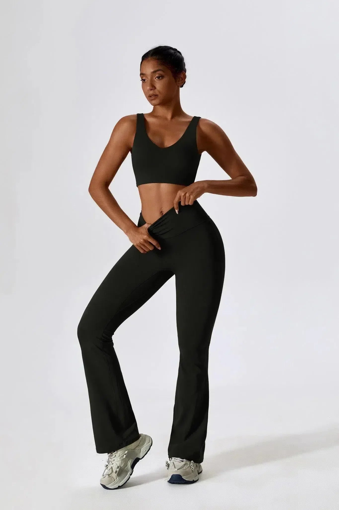 Mariuccia – Scoop neckline – Sports bra & flared leggings set-15133676372341-Nancy & Mae Savannah