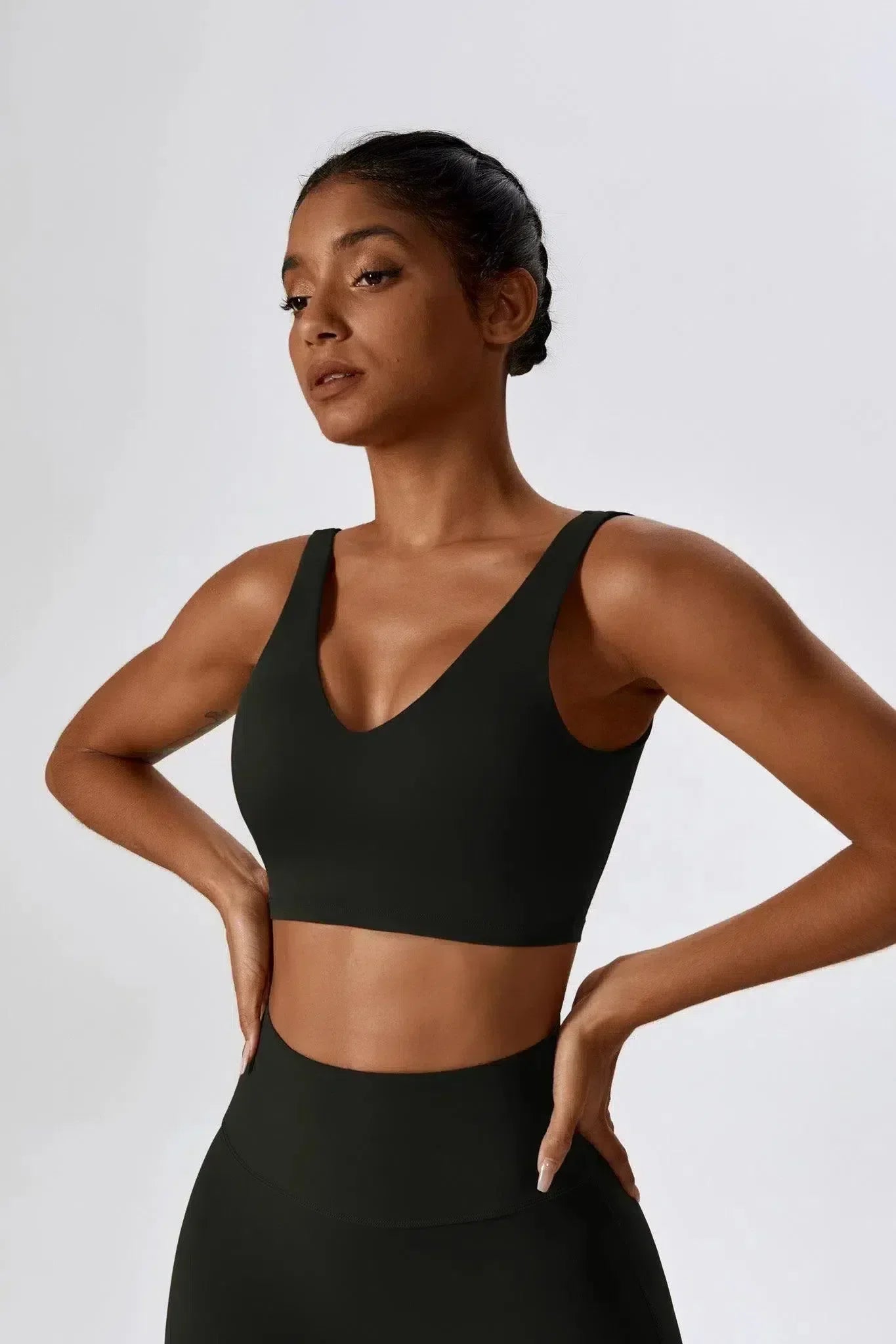 Mariuccia – Scoop neckline – Sports bra & flared leggings set-15133676372341-Nancy & Mae Savannah