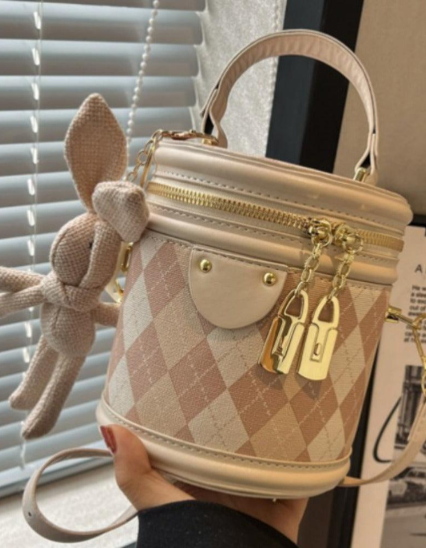 Minivière – Argyle bunny accent – Crossbody handbag-15209173877109-Nancy & Mae Savannah