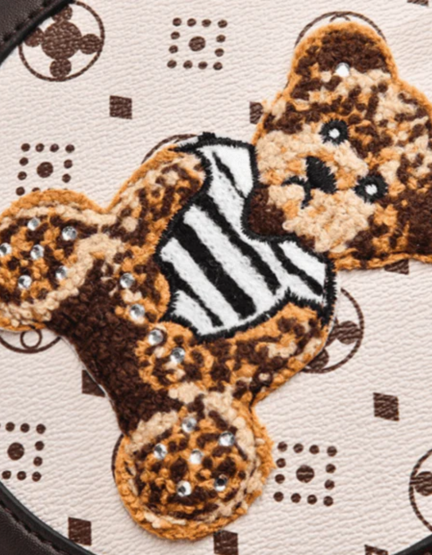 Orsina – Embroidered teddy charm – Crossbody handbag-15209173975413-Nancy & Mae Savannah