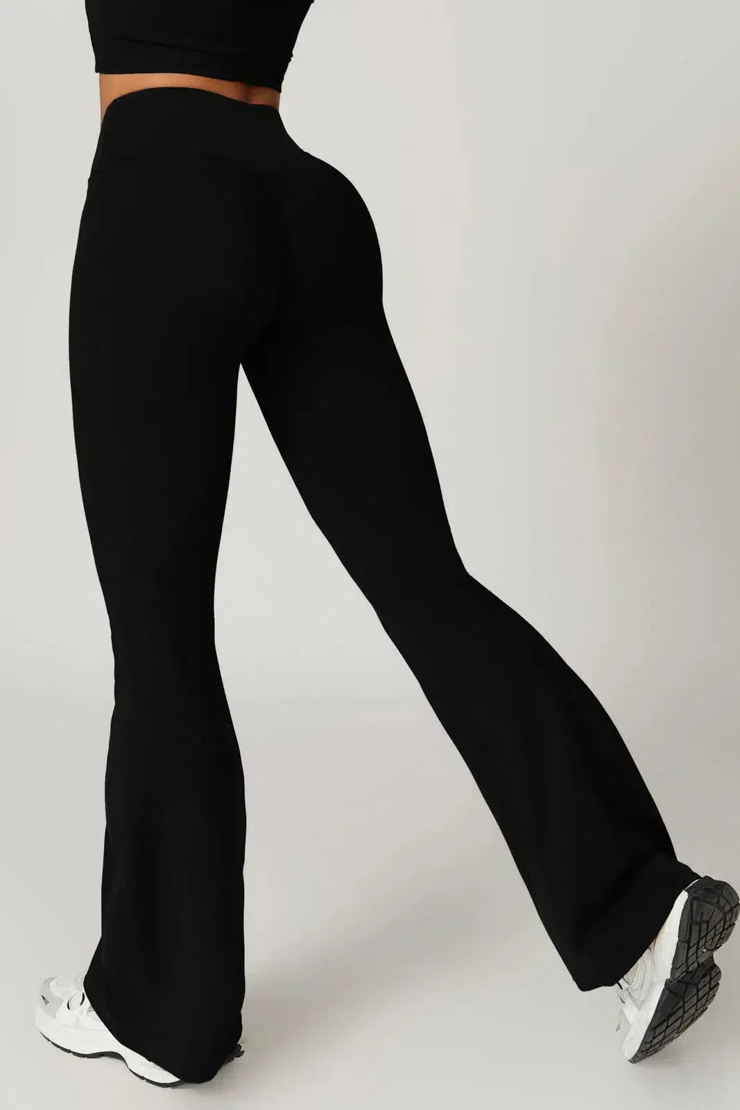 Palmira – U-neckline – Sports bra & flared leggings set-15133671457141-Nancy & Mae Savannah