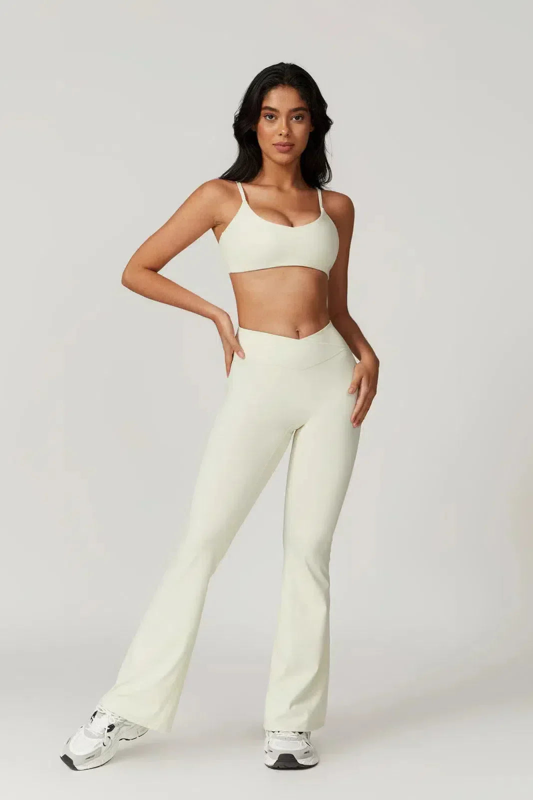 Palmira – U-neckline – Sports bra & flared leggings set-15133671457141-Nancy & Mae Savannah
