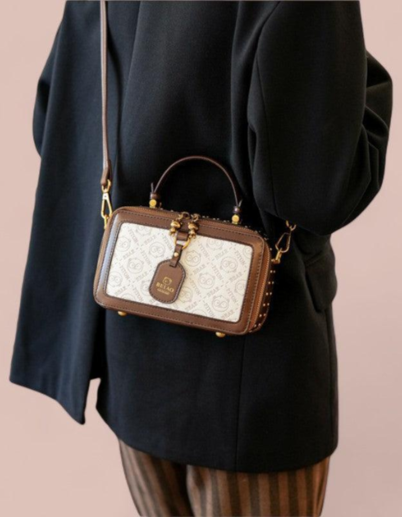 Vianella – Bear charm detail – Crossbody handbag-15209173516661-Nancy & Mae Savannah