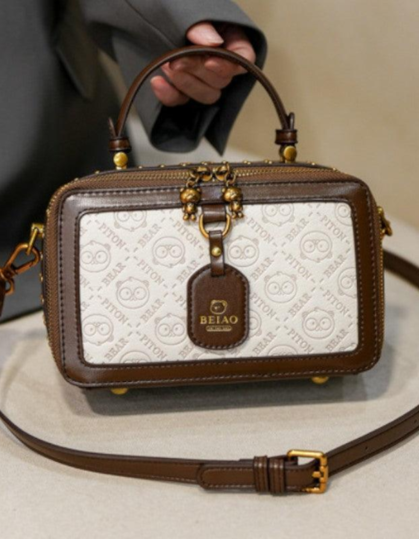 Vianella – Bear charm detail – Crossbody handbag-15209173516661-Nancy & Mae Savannah